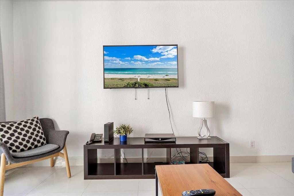 Beachfront 2 Bedroom At Tides Hollywood 8Th Floor Εξωτερικό φωτογραφία