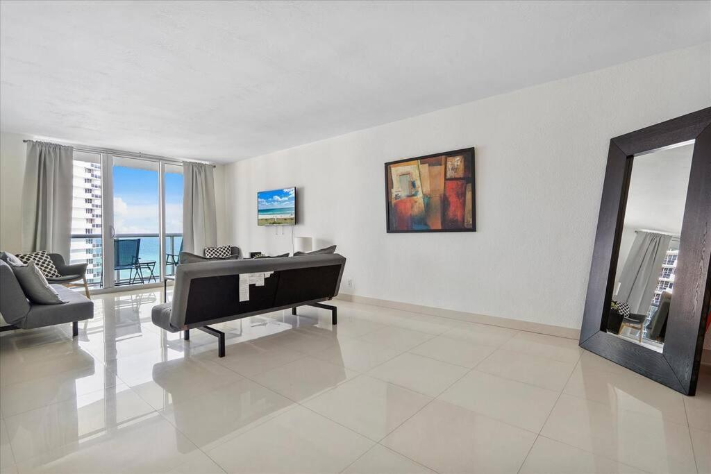 Beachfront 2 Bedroom At Tides Hollywood 8Th Floor Εξωτερικό φωτογραφία